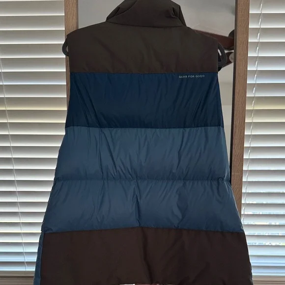 Cotopaxi Two-Tone Puffer Vest in Blue and Brown - Picture 5 of 5